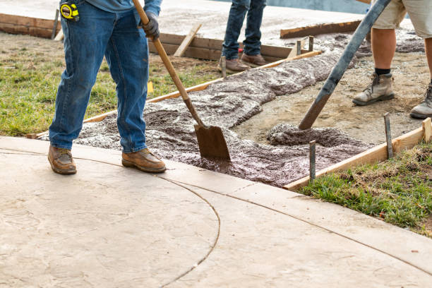 Best Concrete Walkway Installation  in Woodsi East, DE